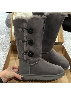 Uggs Bailey Buttons (women)